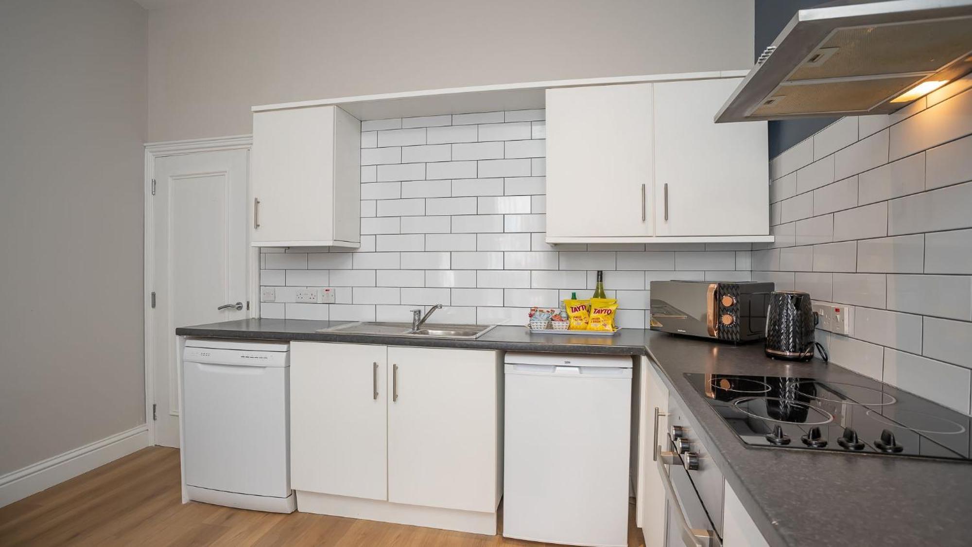 2 Bdr & 1 Bdr Apartments At Queens Uni By Belfast City Breaks Экстерьер фото