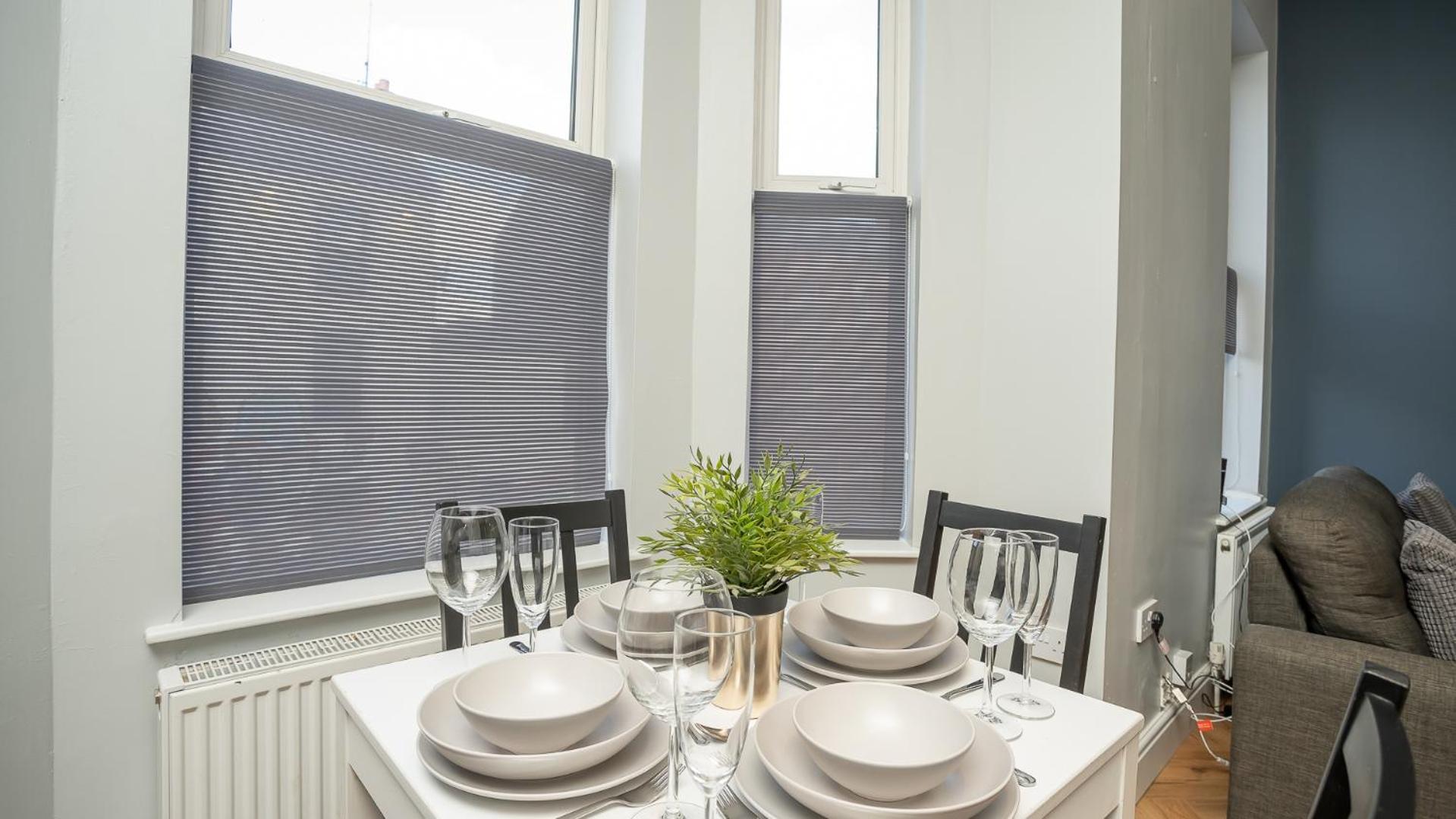 2 Bdr & 1 Bdr Apartments At Queens Uni By Belfast City Breaks Экстерьер фото