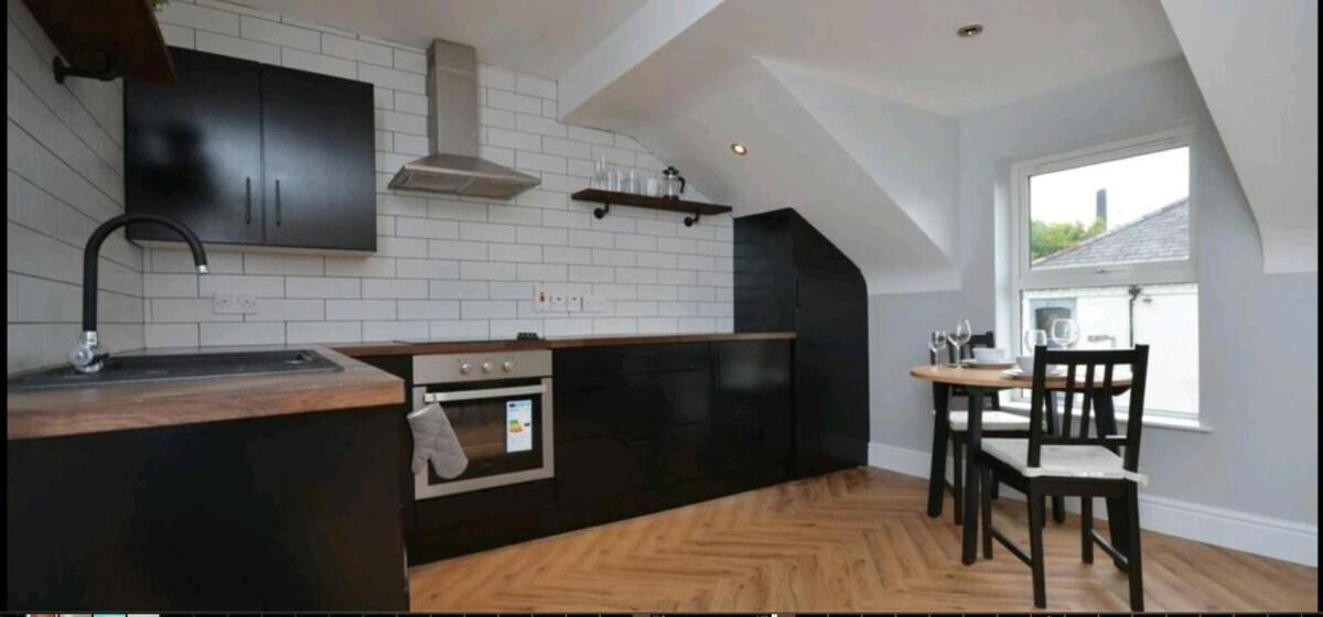 2 Bdr & 1 Bdr Apartments At Queens Uni By Belfast City Breaks Экстерьер фото