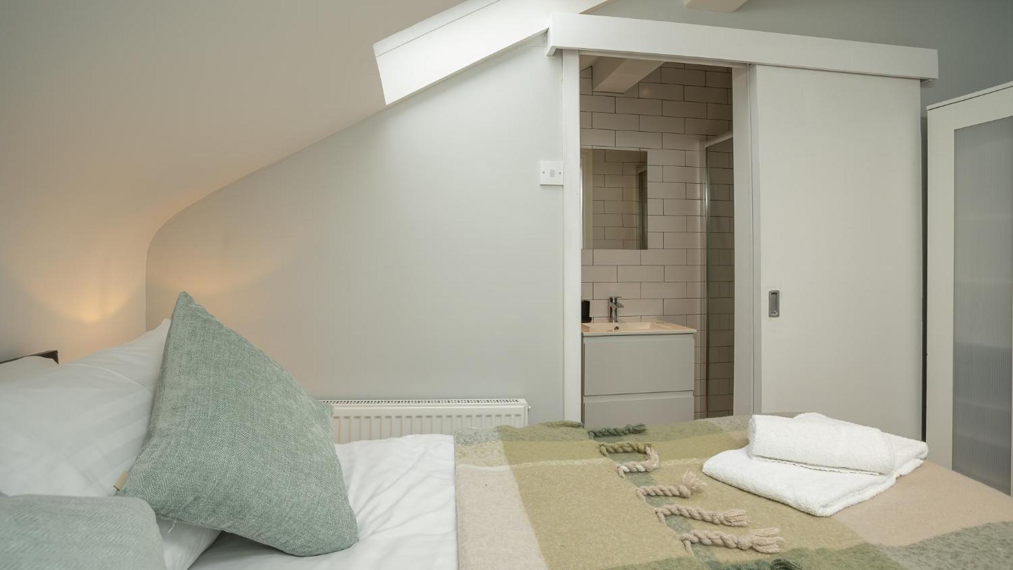 2 Bdr & 1 Bdr Apartments At Queens Uni By Belfast City Breaks Экстерьер фото