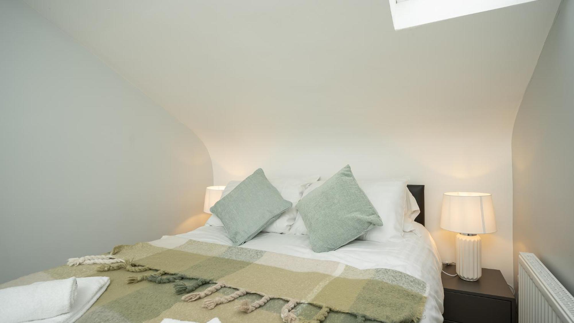 2 Bdr & 1 Bdr Apartments At Queens Uni By Belfast City Breaks Экстерьер фото