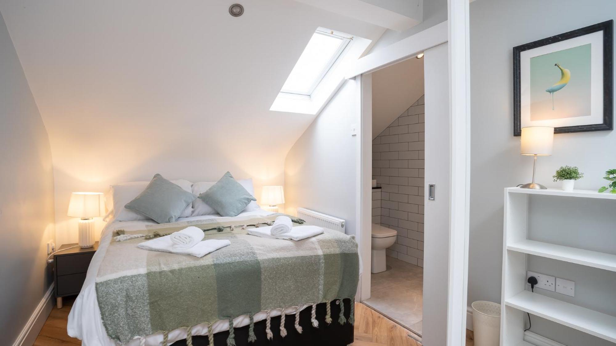 2 Bdr & 1 Bdr Apartments At Queens Uni By Belfast City Breaks Номер фото